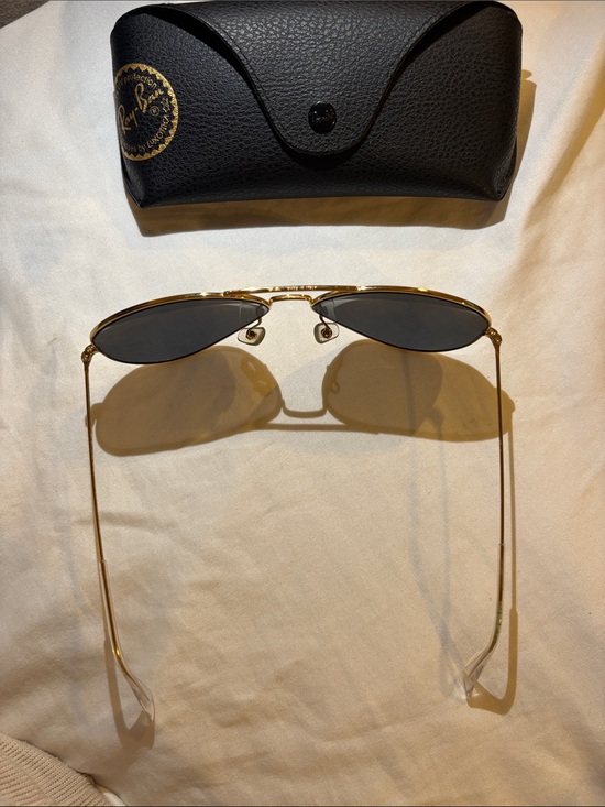 Ray-Ban Polarized Gold Frame Aviator Sunglasses with Black Lenses main image 2